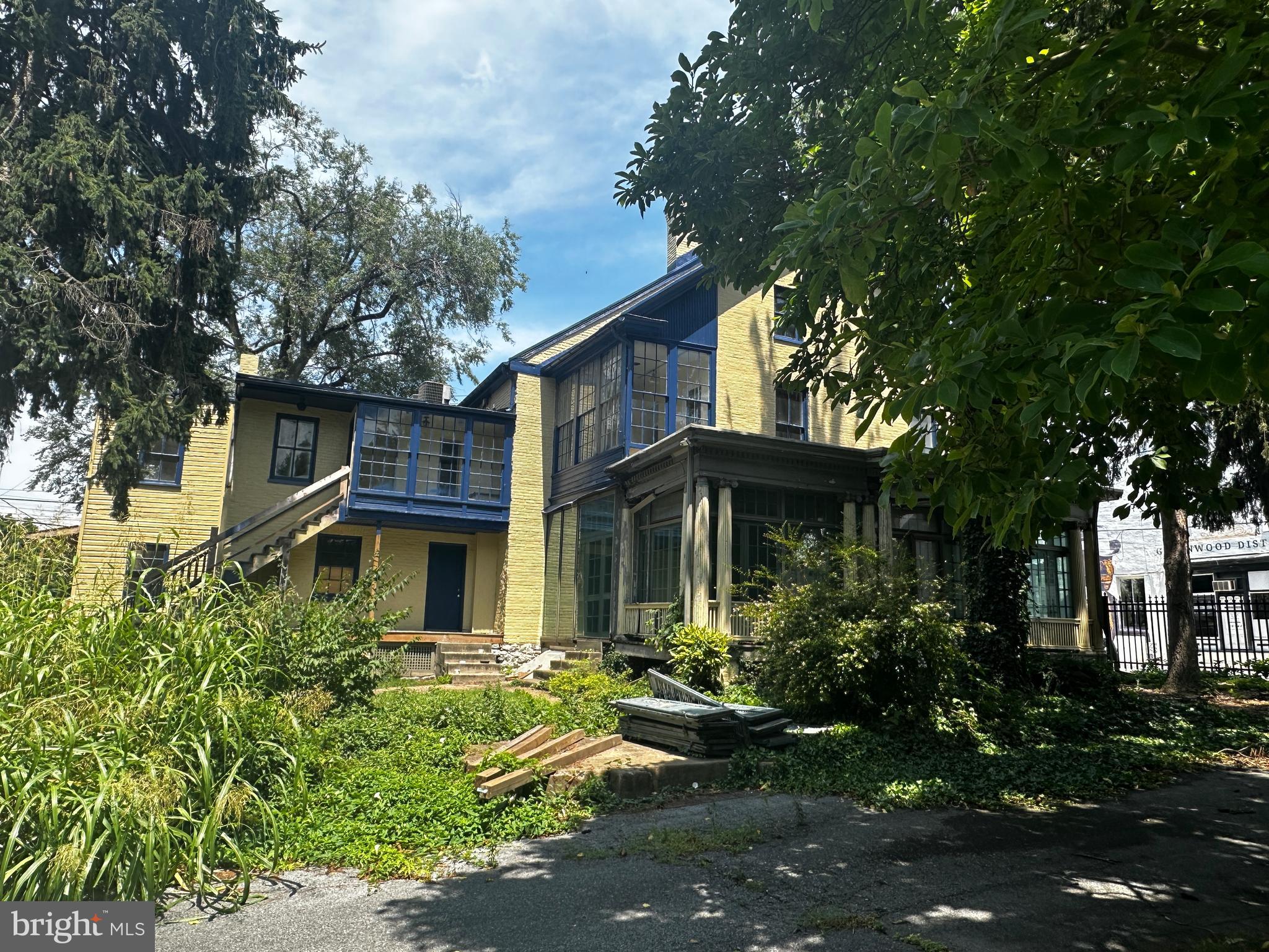 ARTS & ENTERTAINMENT DISTRICT - Residential