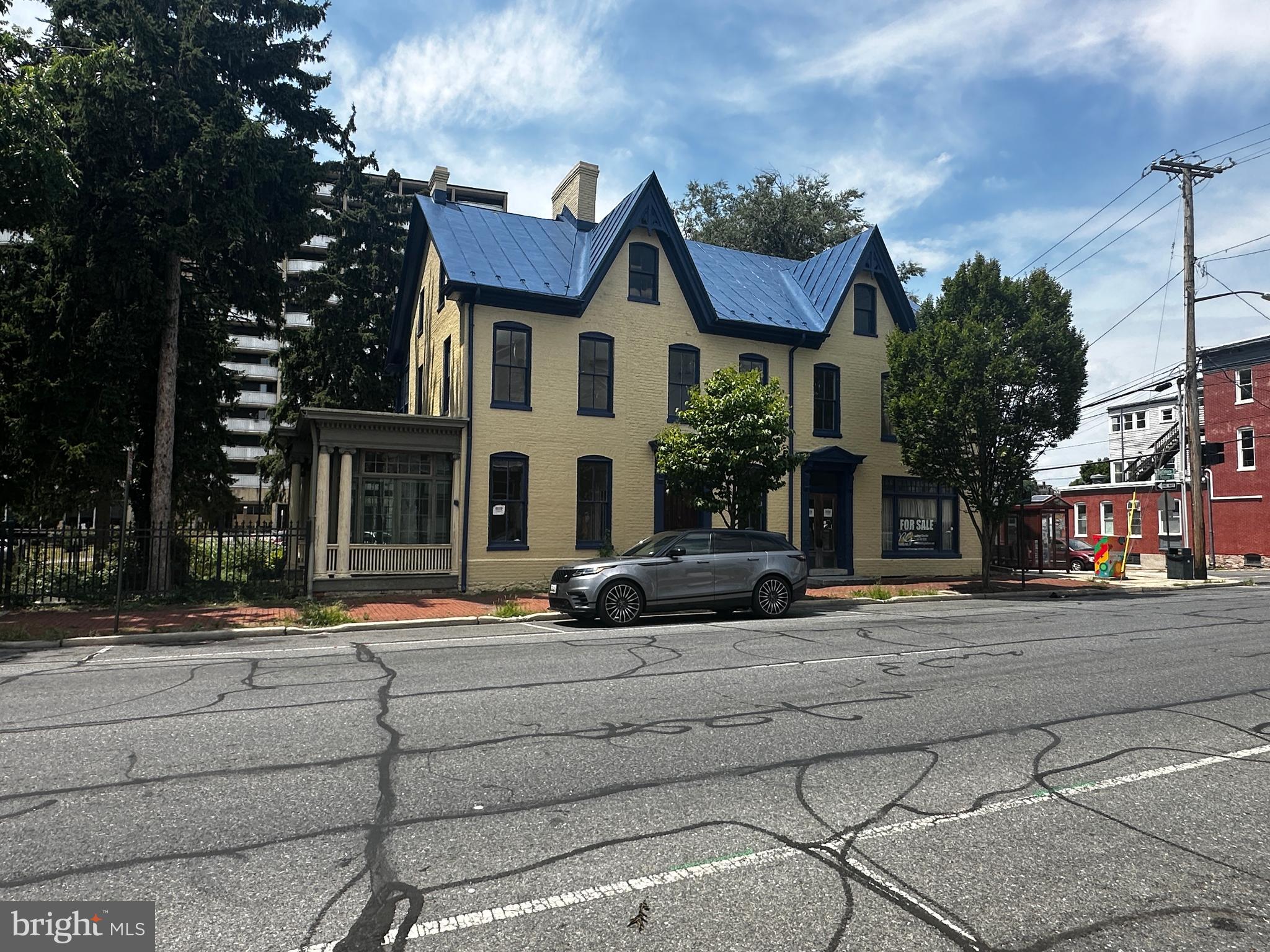 ARTS & ENTERTAINMENT DISTRICT - Residential