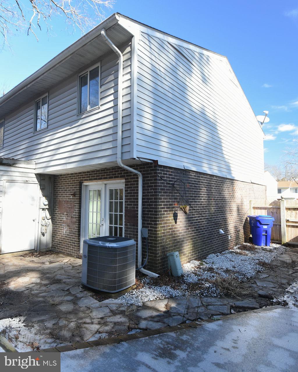 OAK MANOR TWN HSE CONDO - Residential