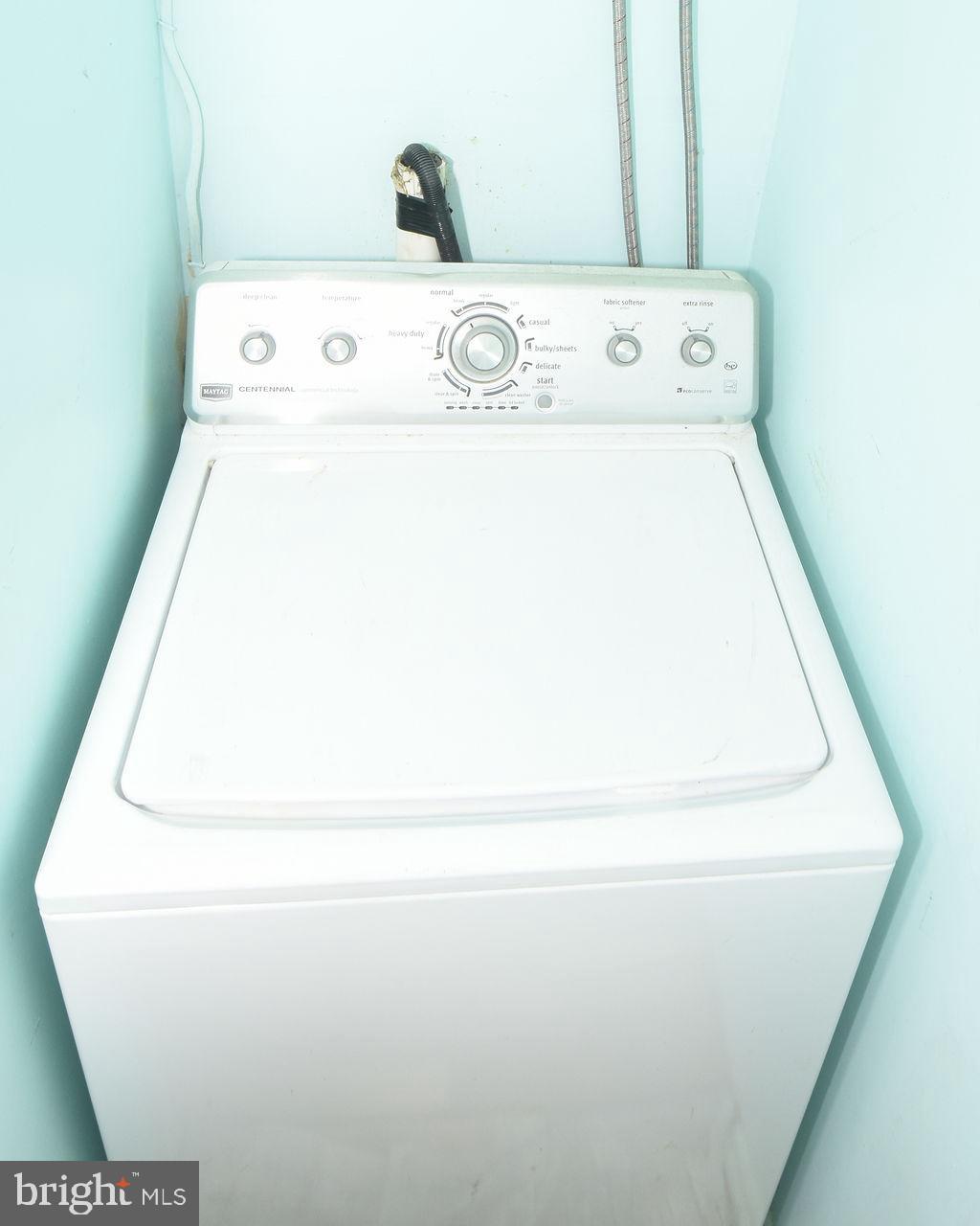 OAK MANOR TWN HSE CONDO - Residential