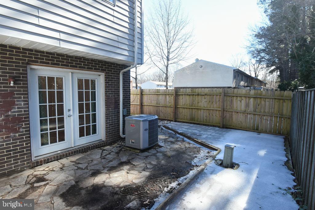 OAK MANOR TWN HSE CONDO - Residential