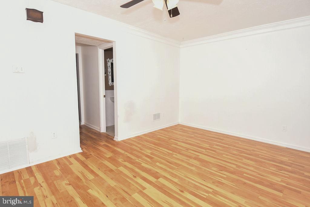 OAK MANOR TWN HSE CONDO - Residential