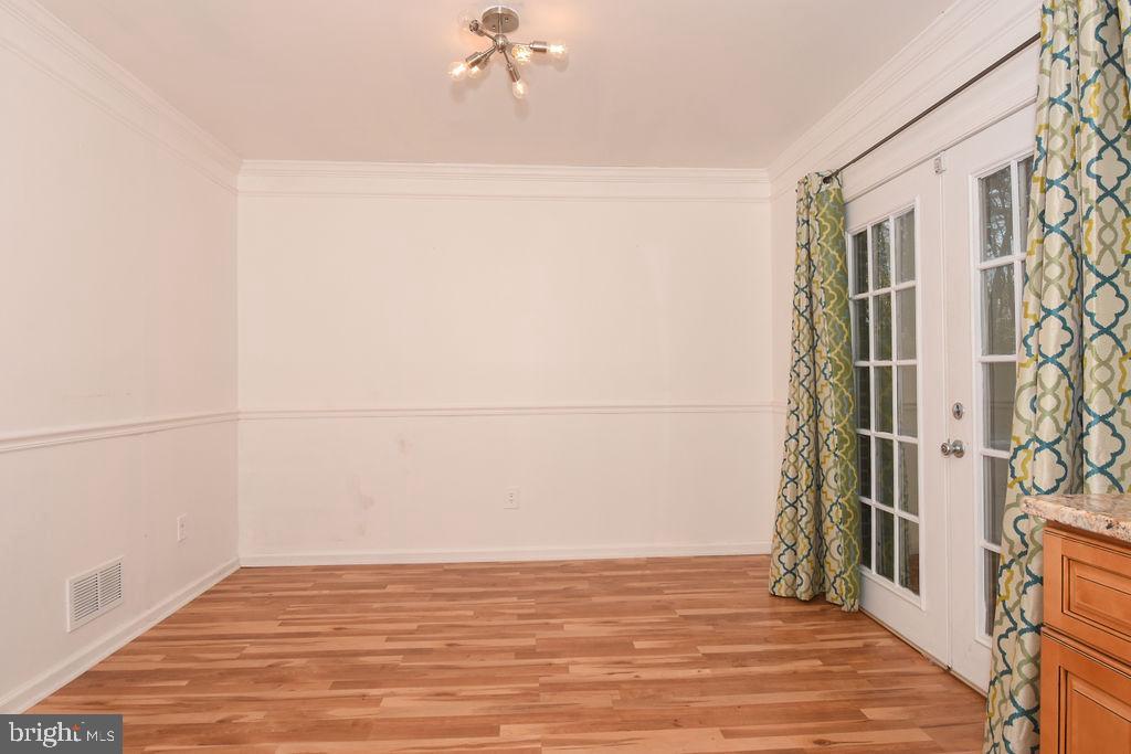 OAK MANOR TWN HSE CONDO - Residential