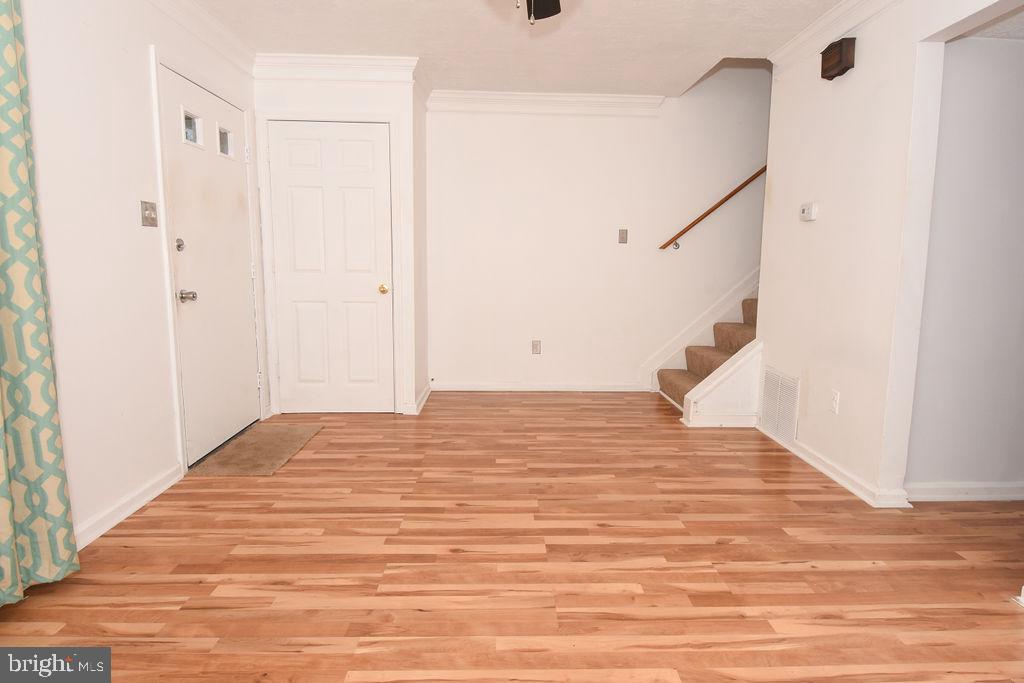 OAK MANOR TWN HSE CONDO - Residential