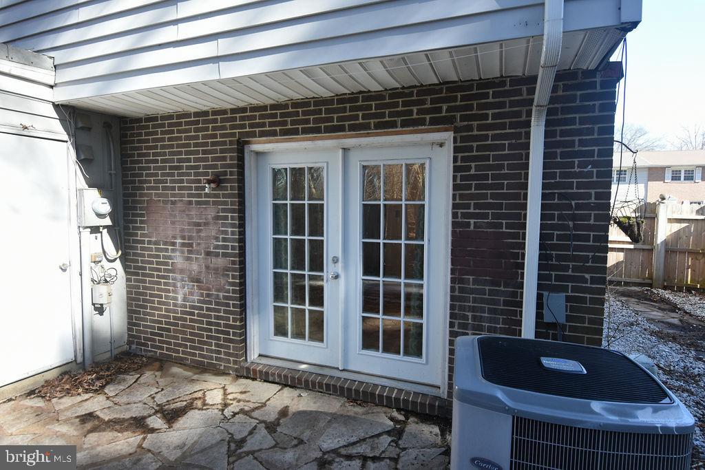 OAK MANOR TWN HSE CONDO - Residential