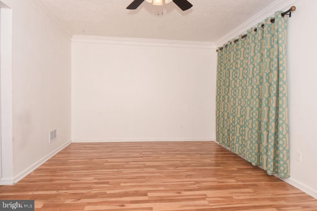 OAK MANOR TWN HSE CONDO - Residential