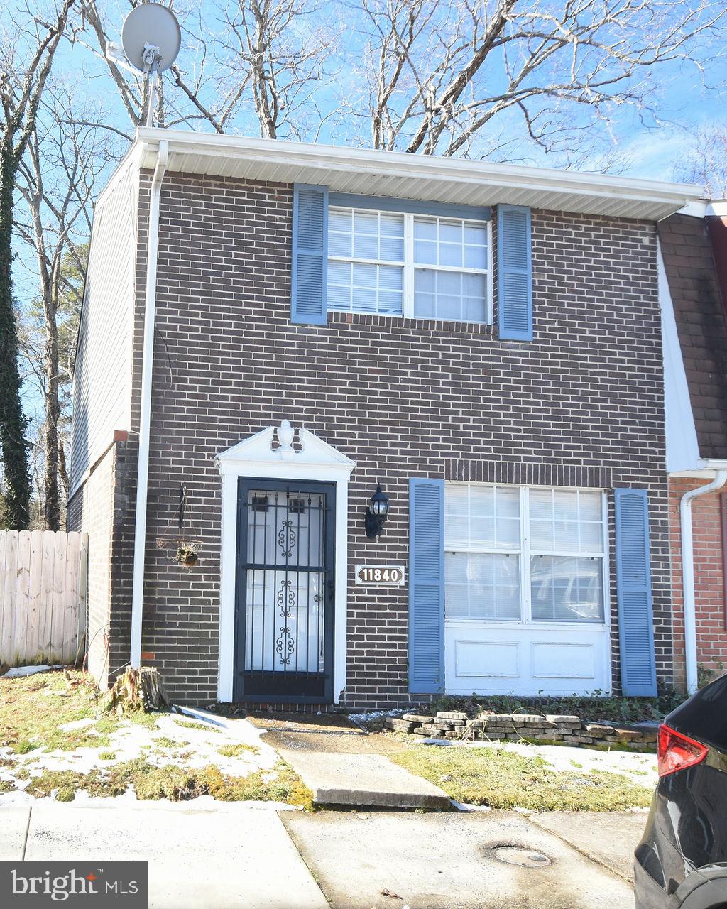 OAK MANOR TWN HSE CONDO - Residential