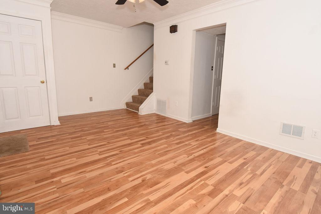 OAK MANOR TWN HSE CONDO - Residential