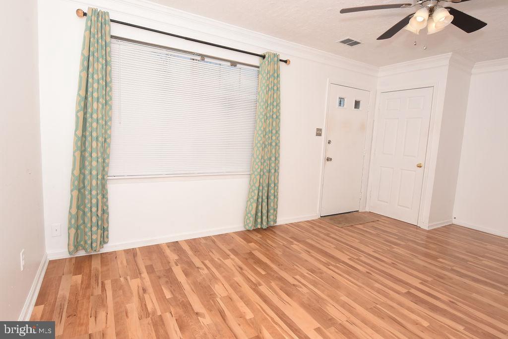 OAK MANOR TWN HSE CONDO - Residential