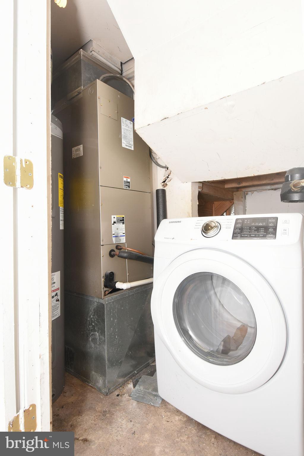 OAK MANOR TWN HSE CONDO - Residential