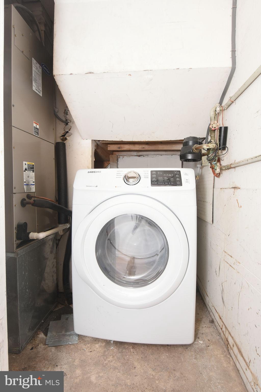 OAK MANOR TWN HSE CONDO - Residential