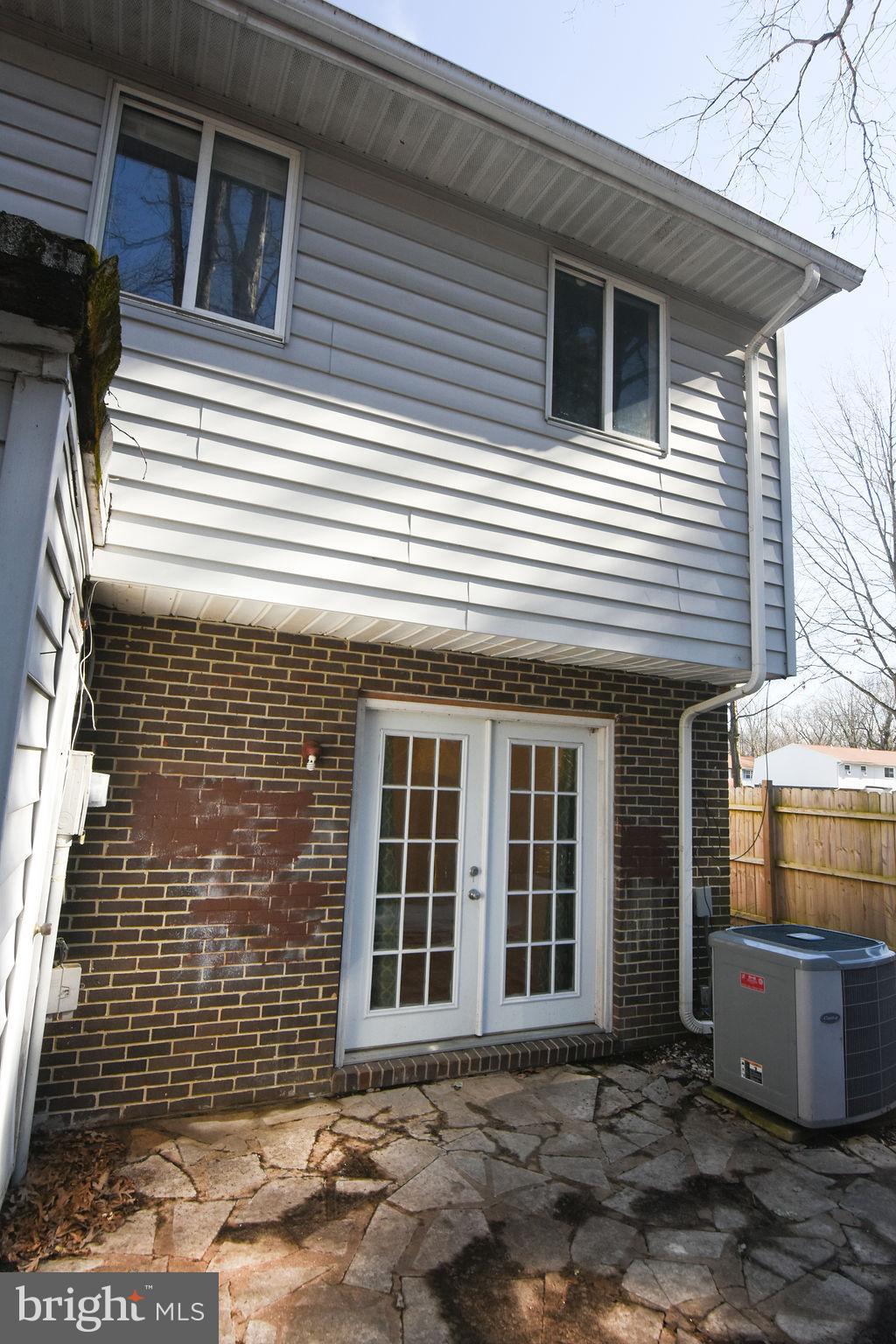 OAK MANOR TWN HSE CONDO - Residential