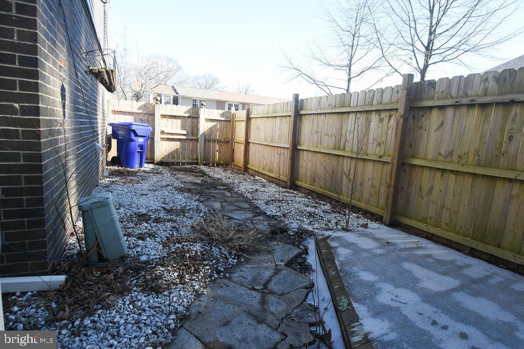 OAK MANOR TWN HSE CONDO - Residential