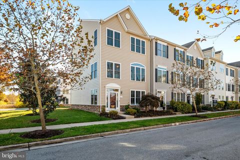 Condo For Sale - 111 Keenan Way<br/> STEVENSVILLE, MD 21666
