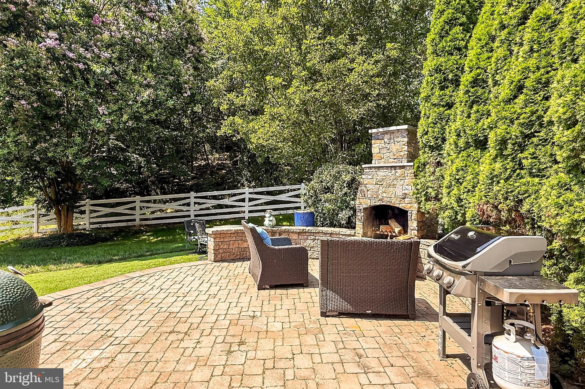 LAUREL HILL - Residential