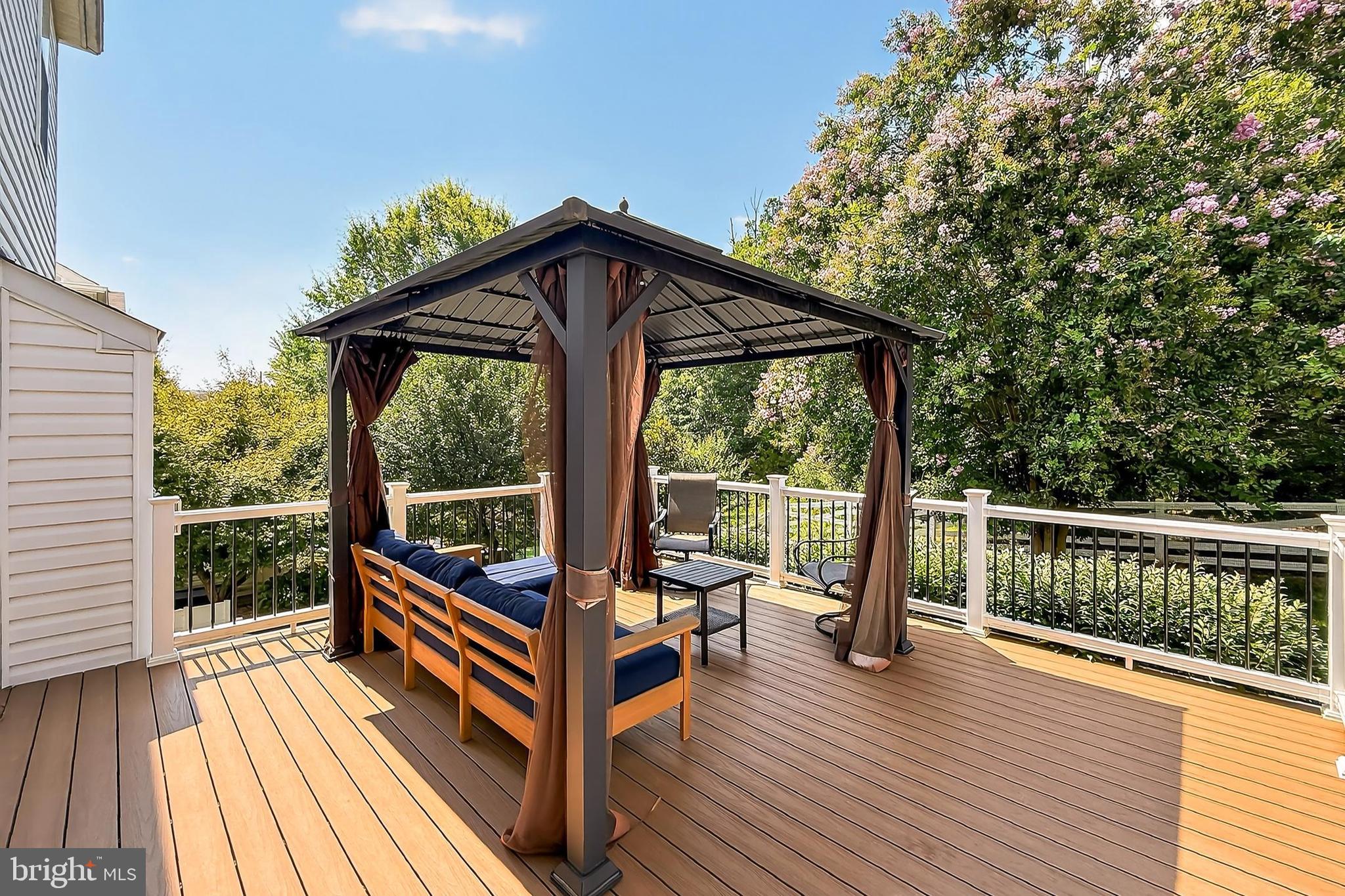 LAUREL HILL - Residential