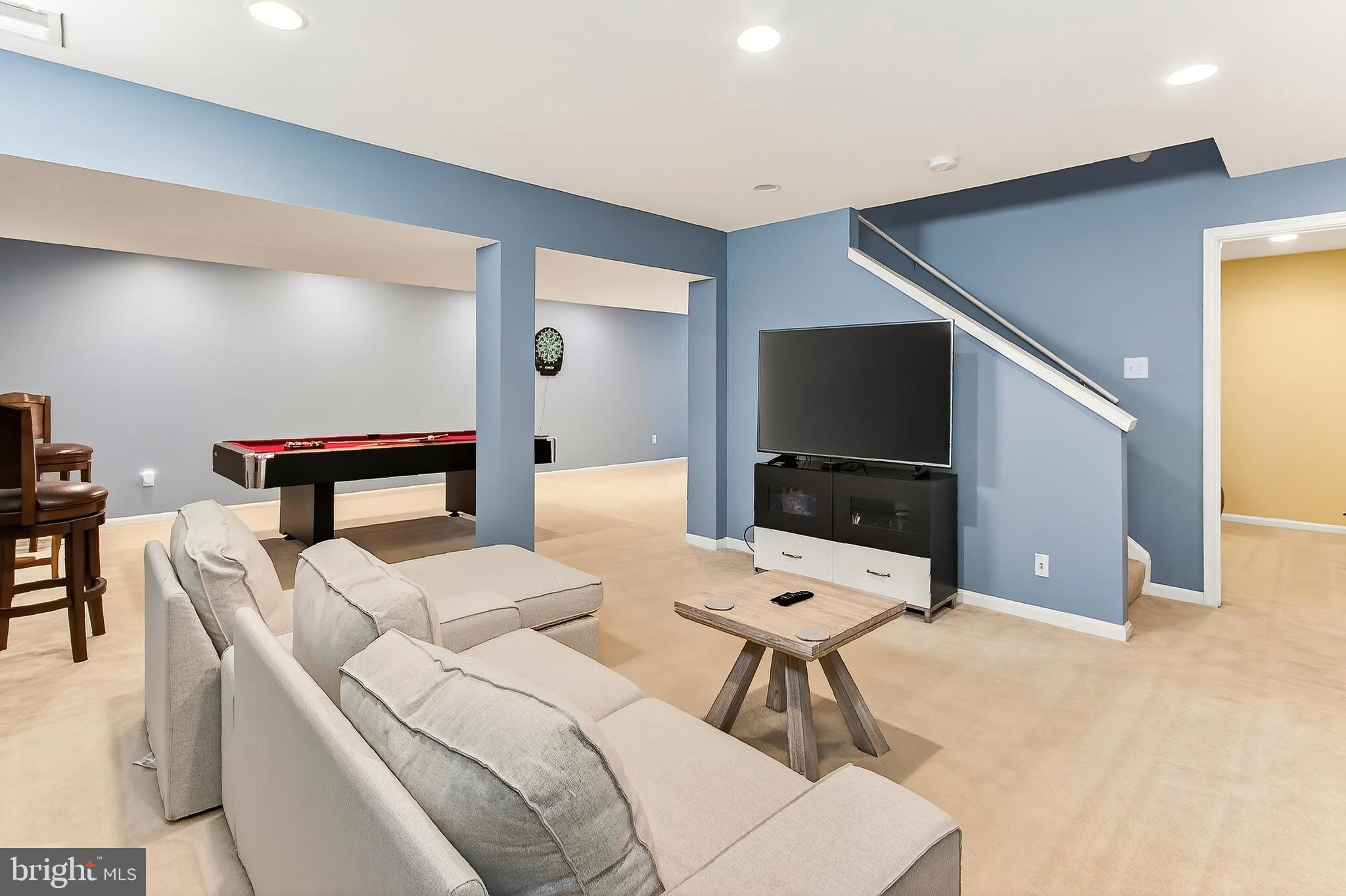 LAUREL HILL - Residential