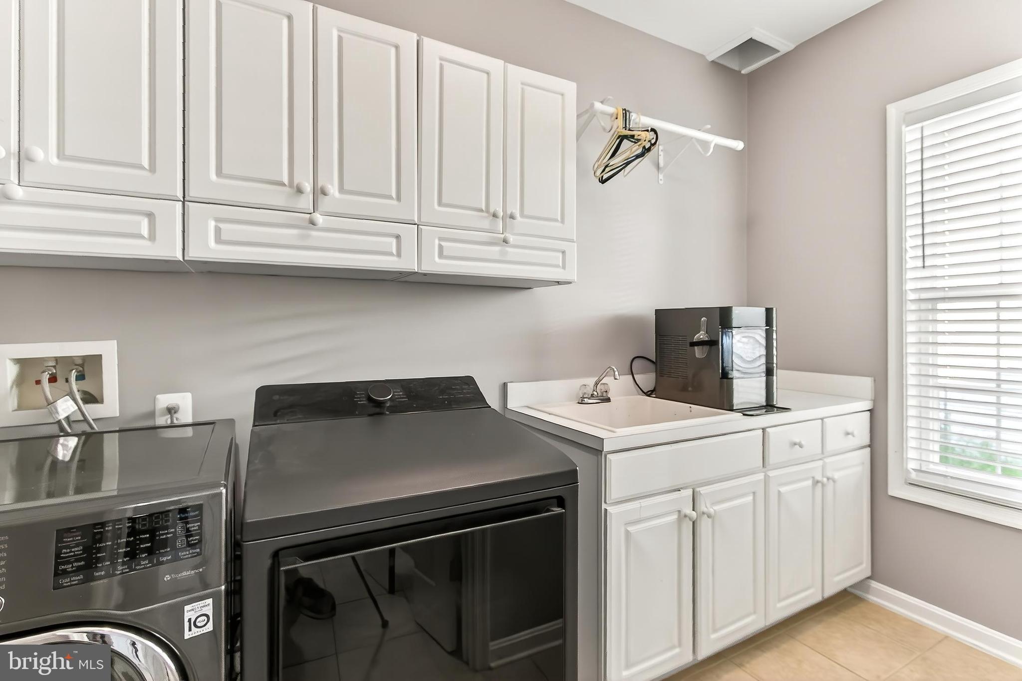 LAUREL HILL - Residential