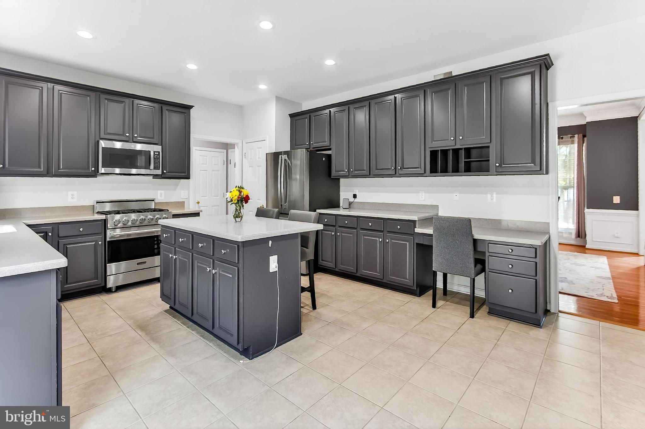 LAUREL HILL - Residential