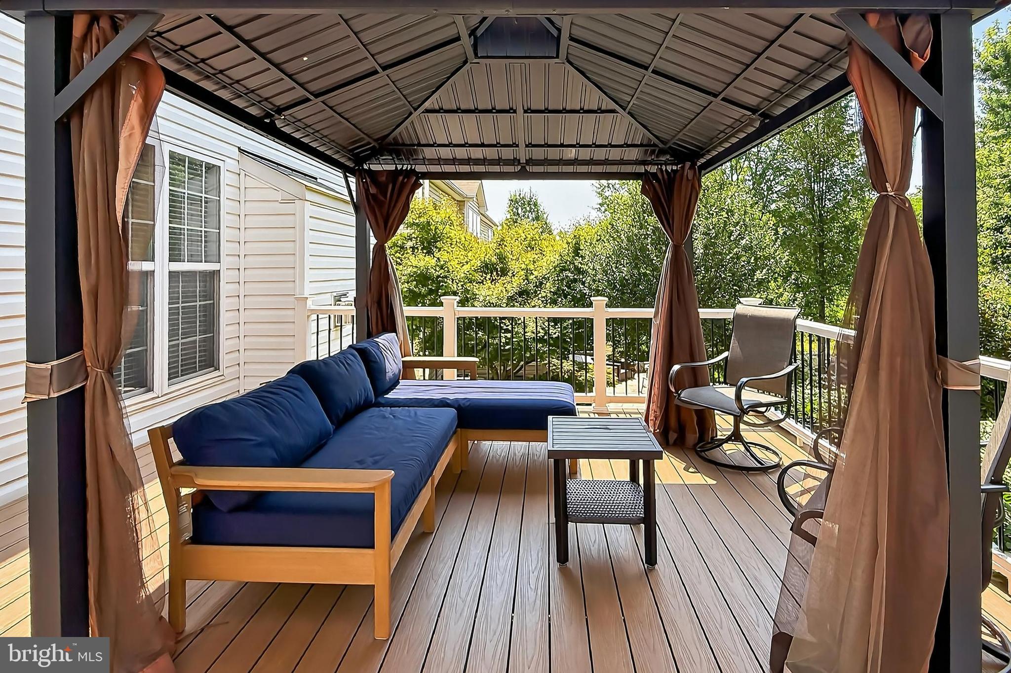 LAUREL HILL - Residential