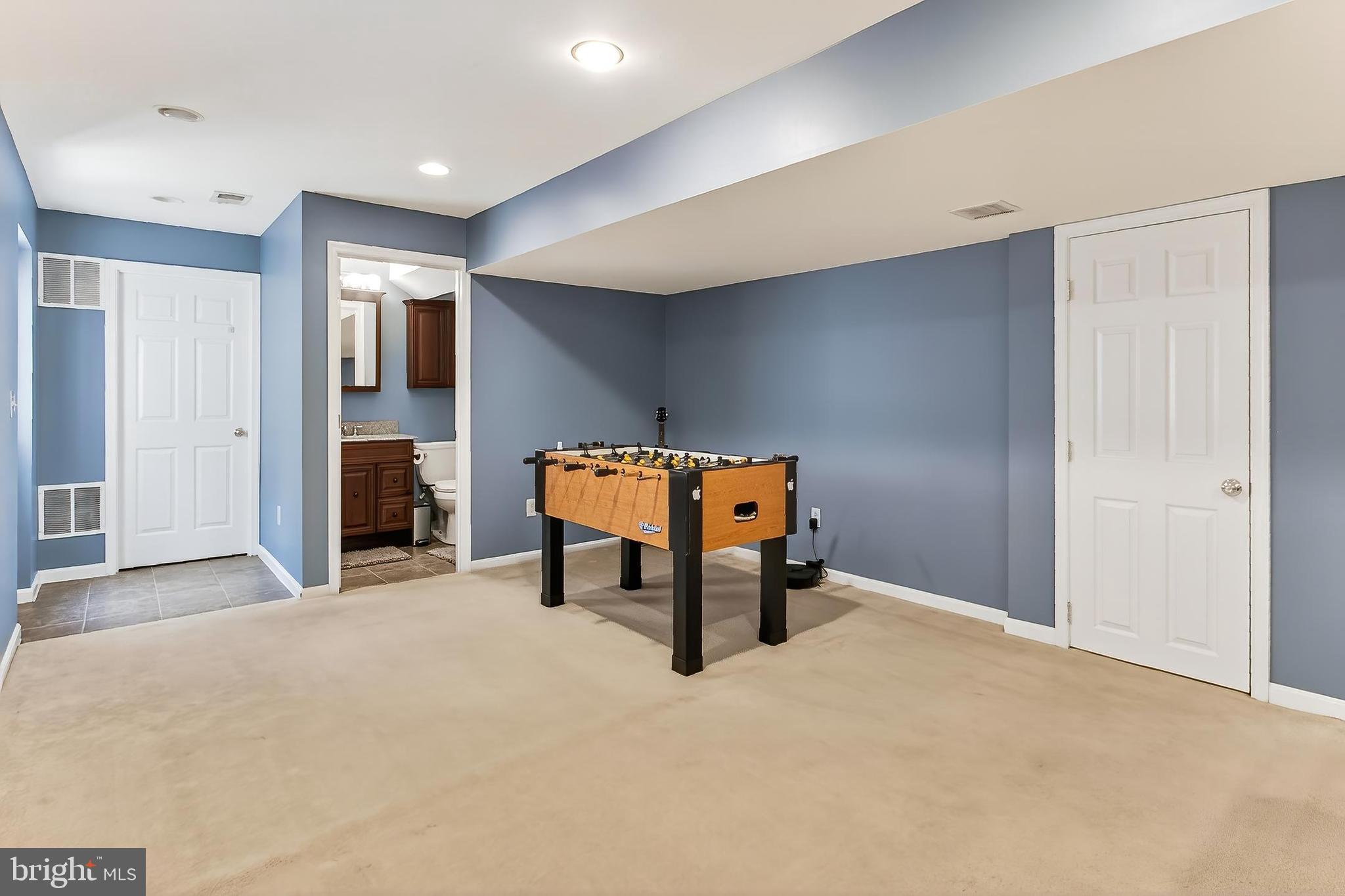 LAUREL HILL - Residential