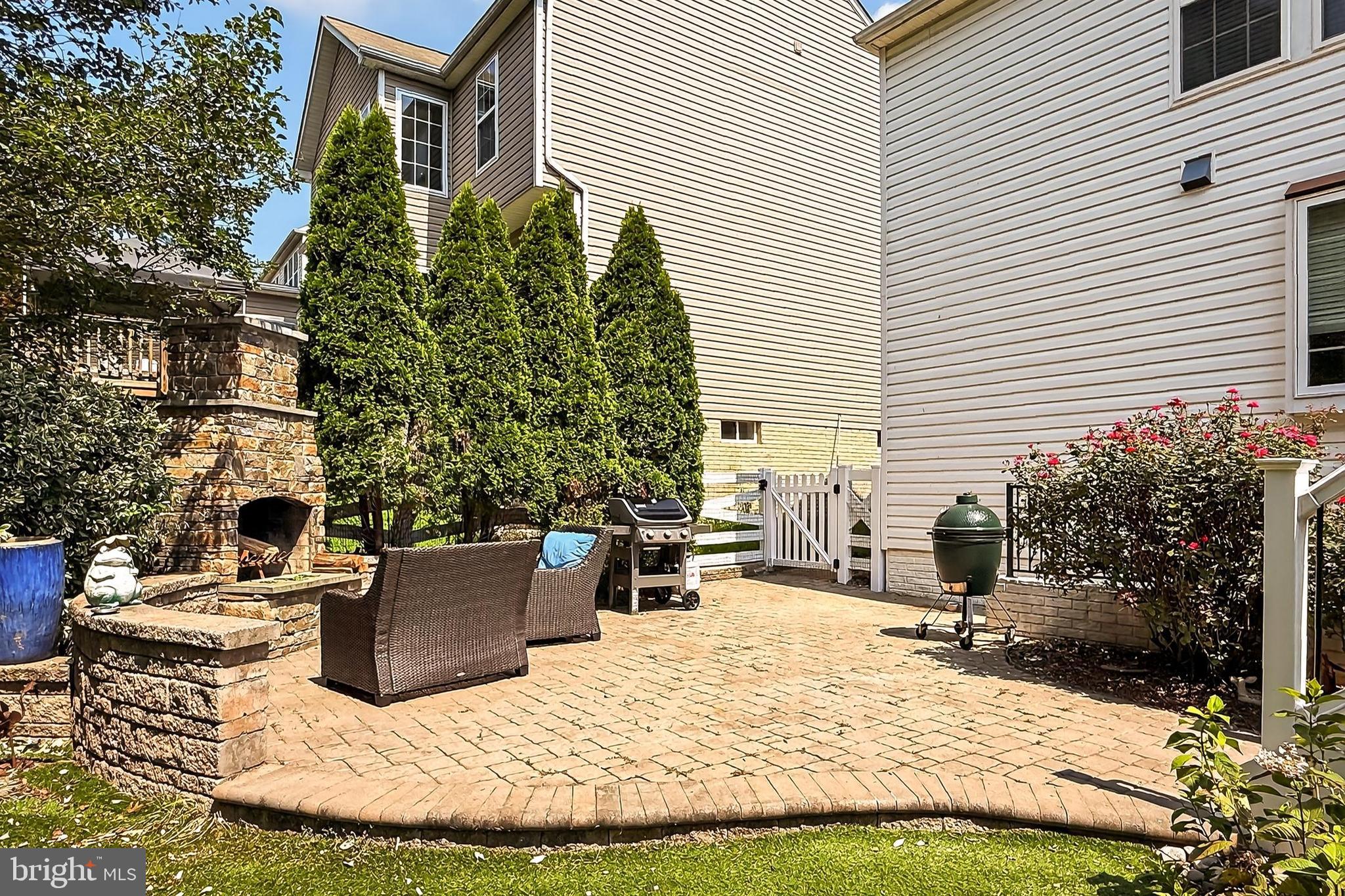 LAUREL HILL - Residential