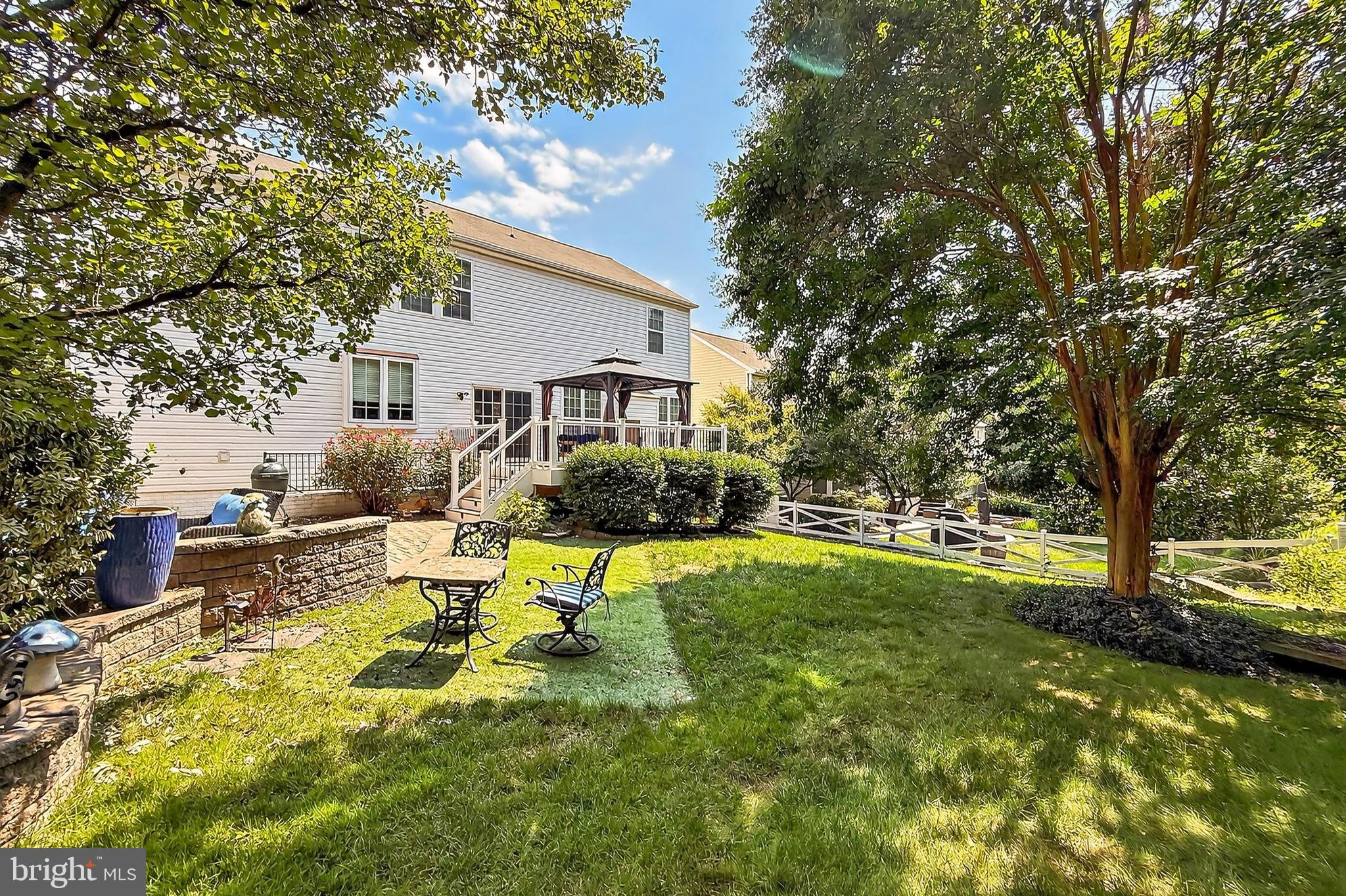 LAUREL HILL - Residential