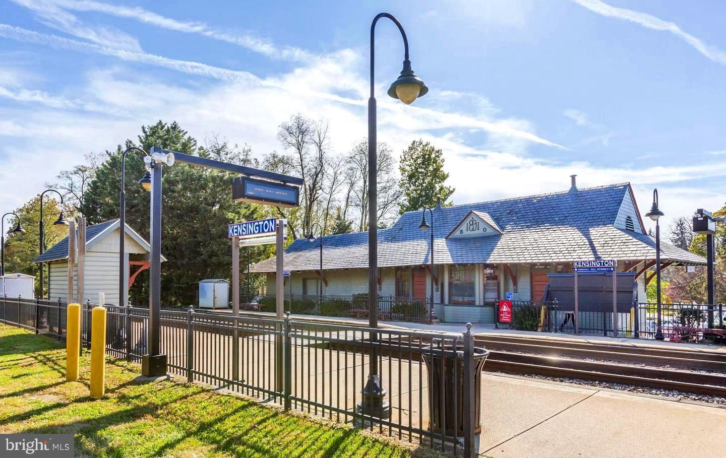 KENSINGTON PARK - Residential