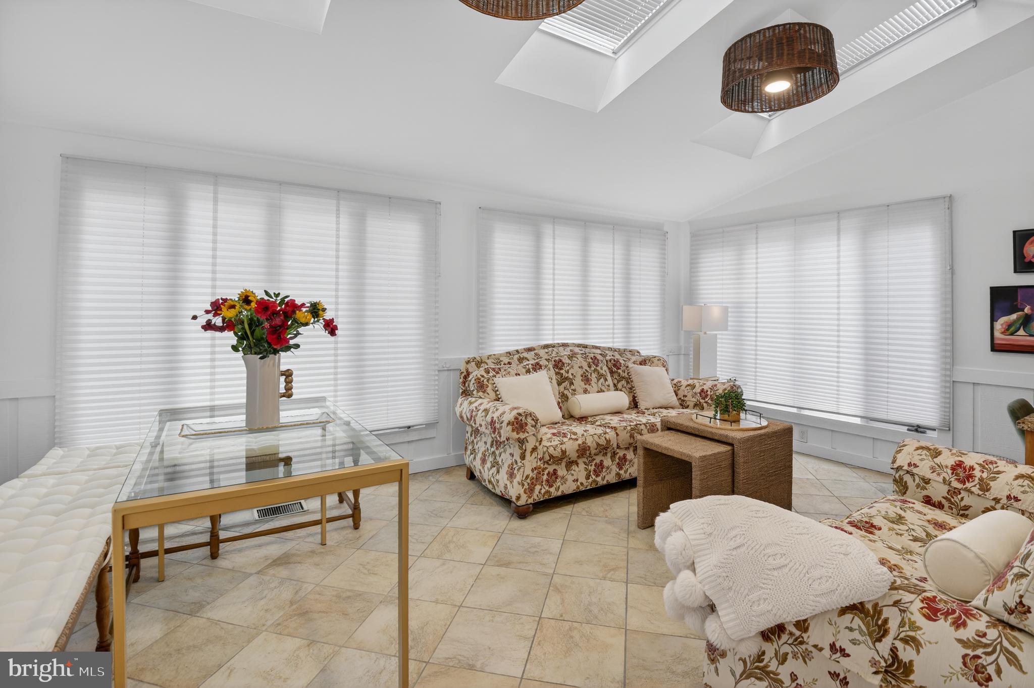 KENSINGTON PARK - Residential