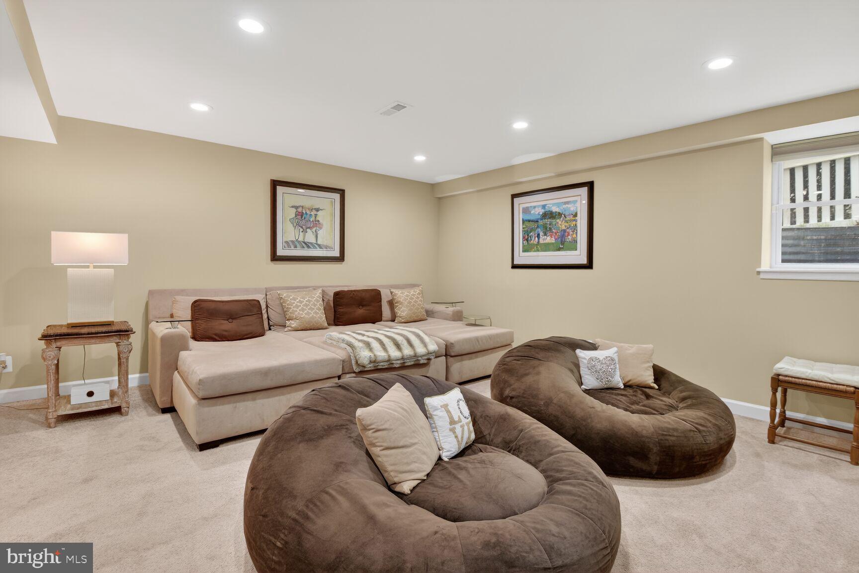 KENSINGTON PARK - Residential