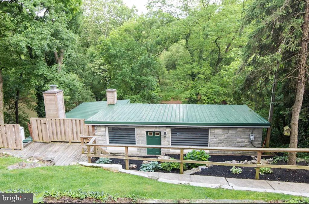 Photo of 174 Pinetown Road, Leola, PA 17540 (MLS # PALA2043096)