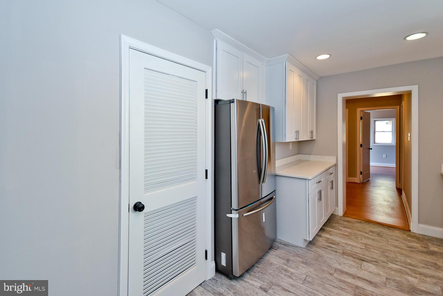 LE VELLE HILLS - Residential