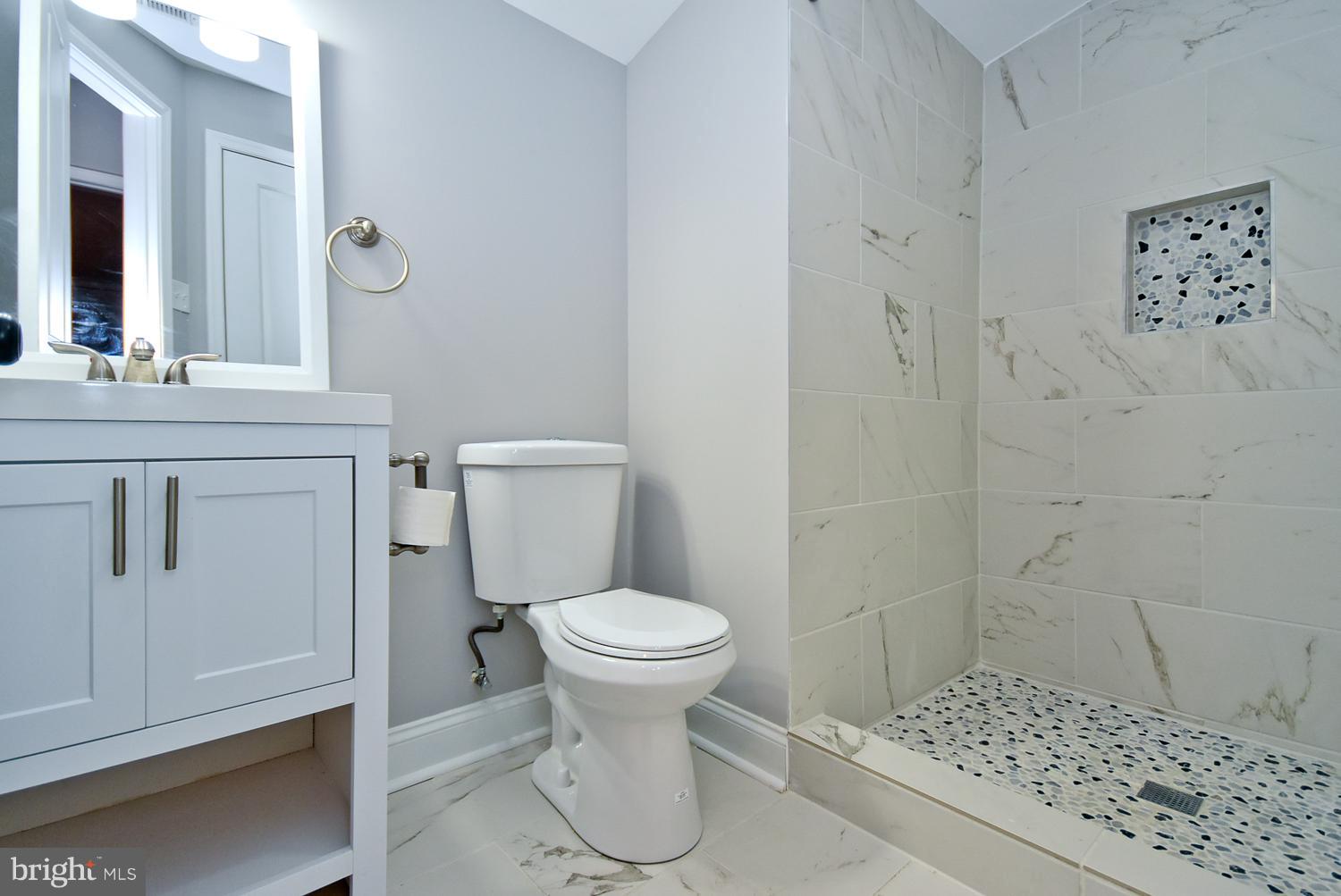 LE VELLE HILLS - Residential