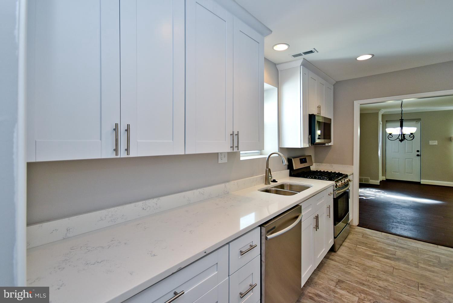 LE VELLE HILLS - Residential