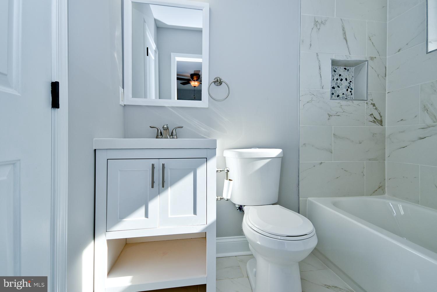 LE VELLE HILLS - Residential