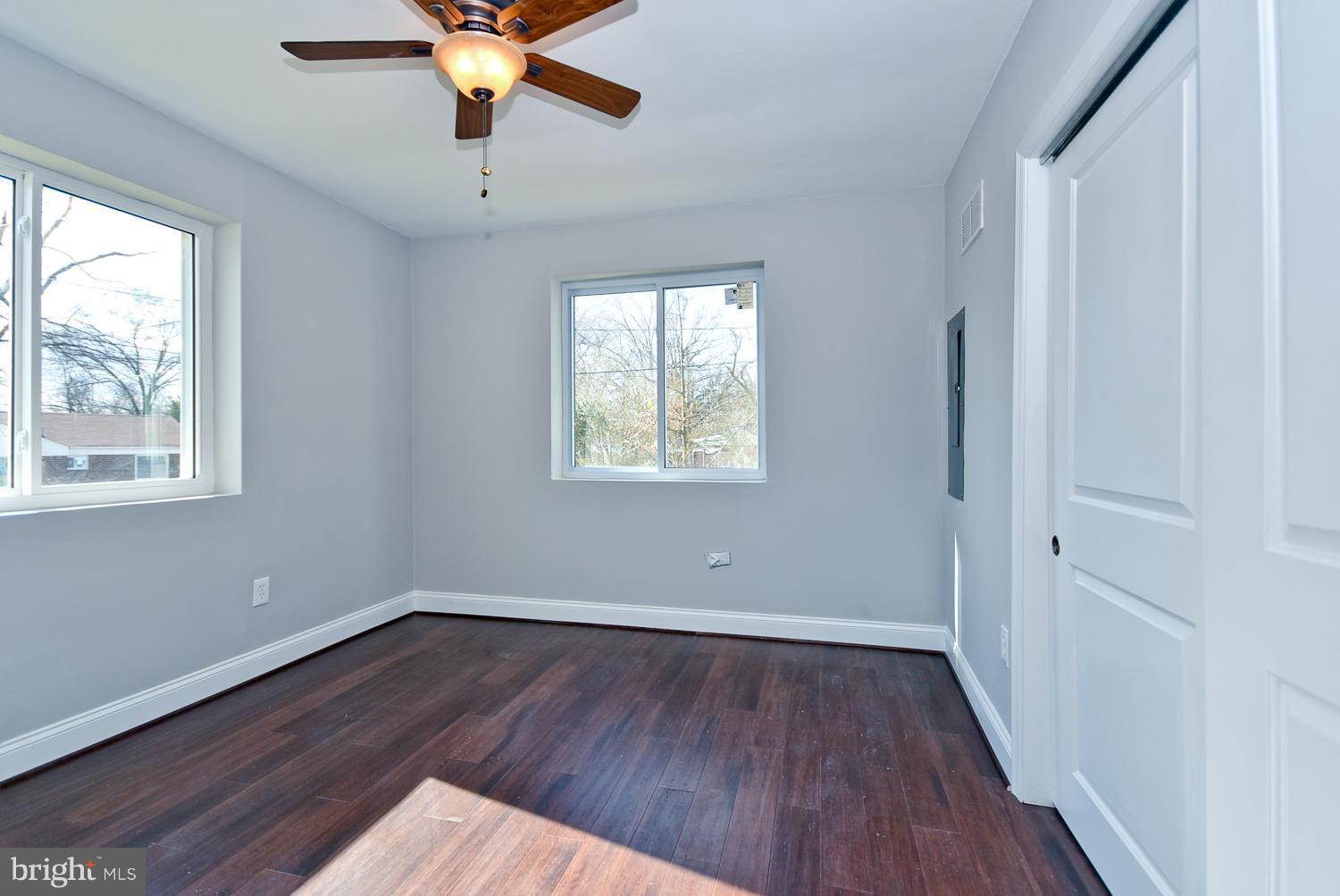 LE VELLE HILLS - Residential