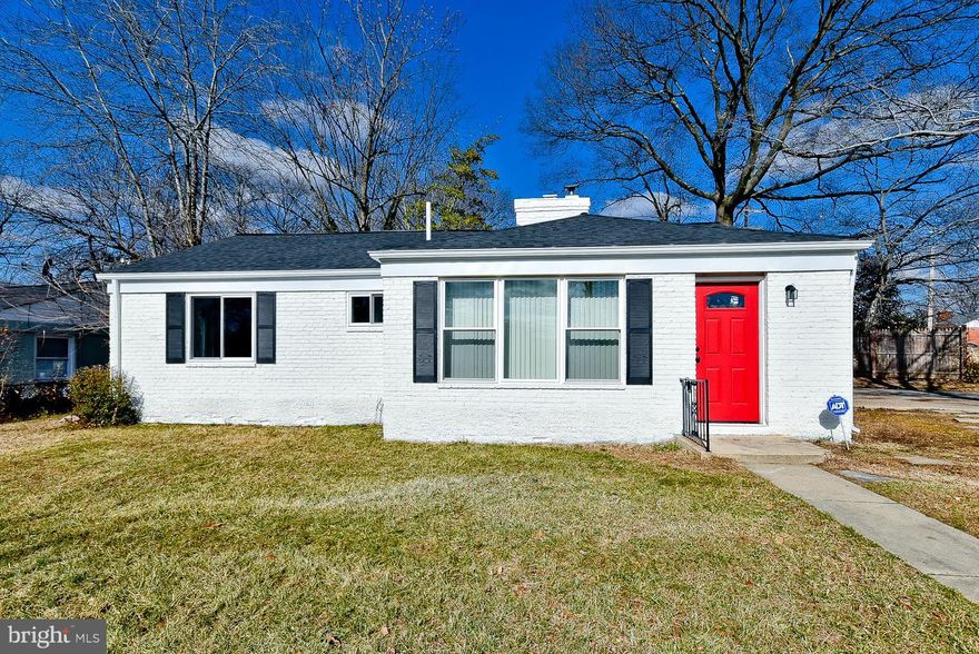 Beautiful Single family home, w/ hardwood floors, Updated kitchen and Stainless Steel appliances.. 5- Bedrooms w/ nice size closets, 2.5 Bathroom. Just mins from Wash DC, Come see for yourself - Call me today