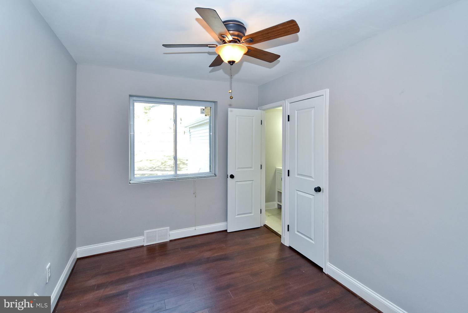 LE VELLE HILLS - Residential