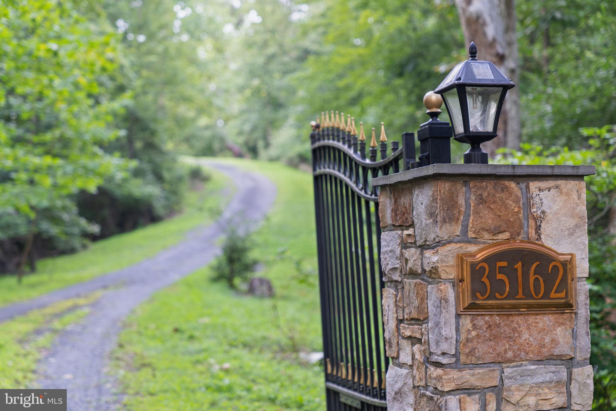 MIDDLEBURG - Residential