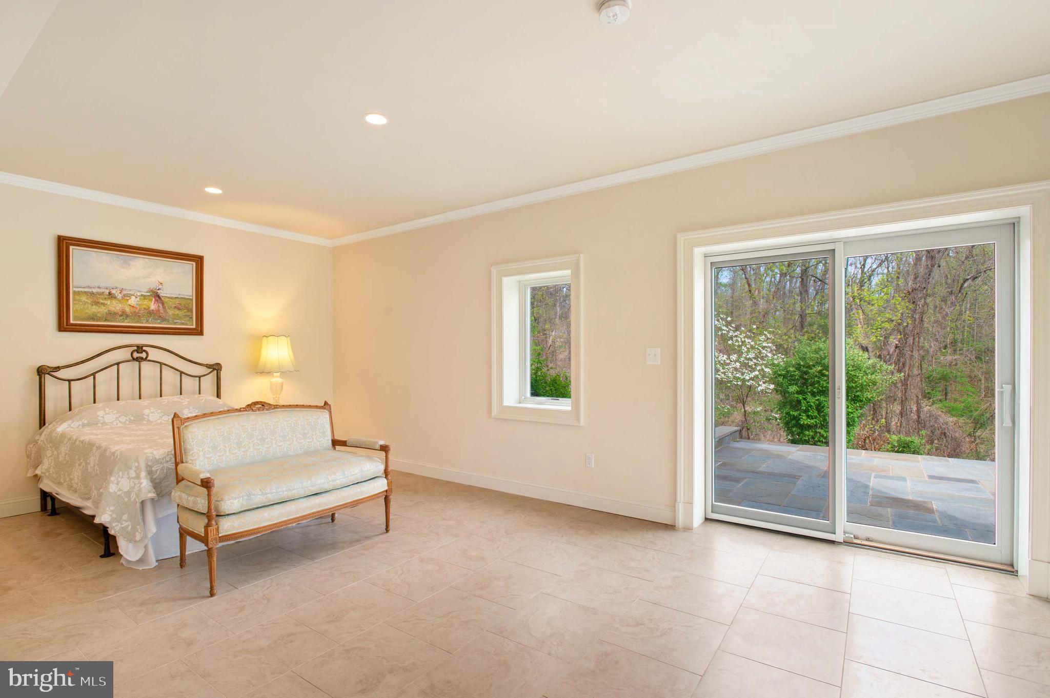 MIDDLEBURG - Residential