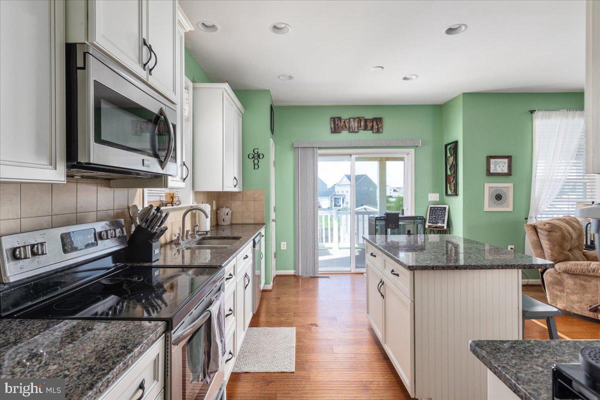 MORNING DOVE ESTATES - Residential