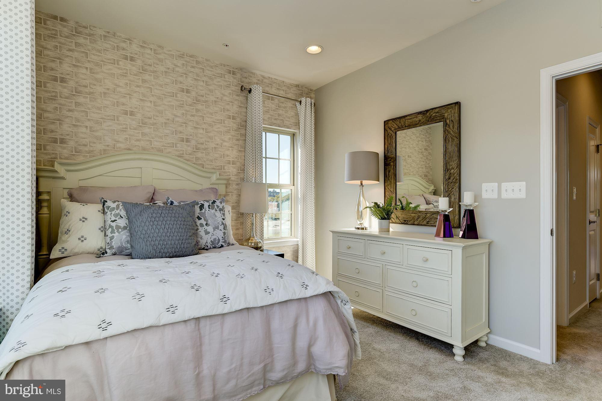 LARGO CRESCENT - Residential