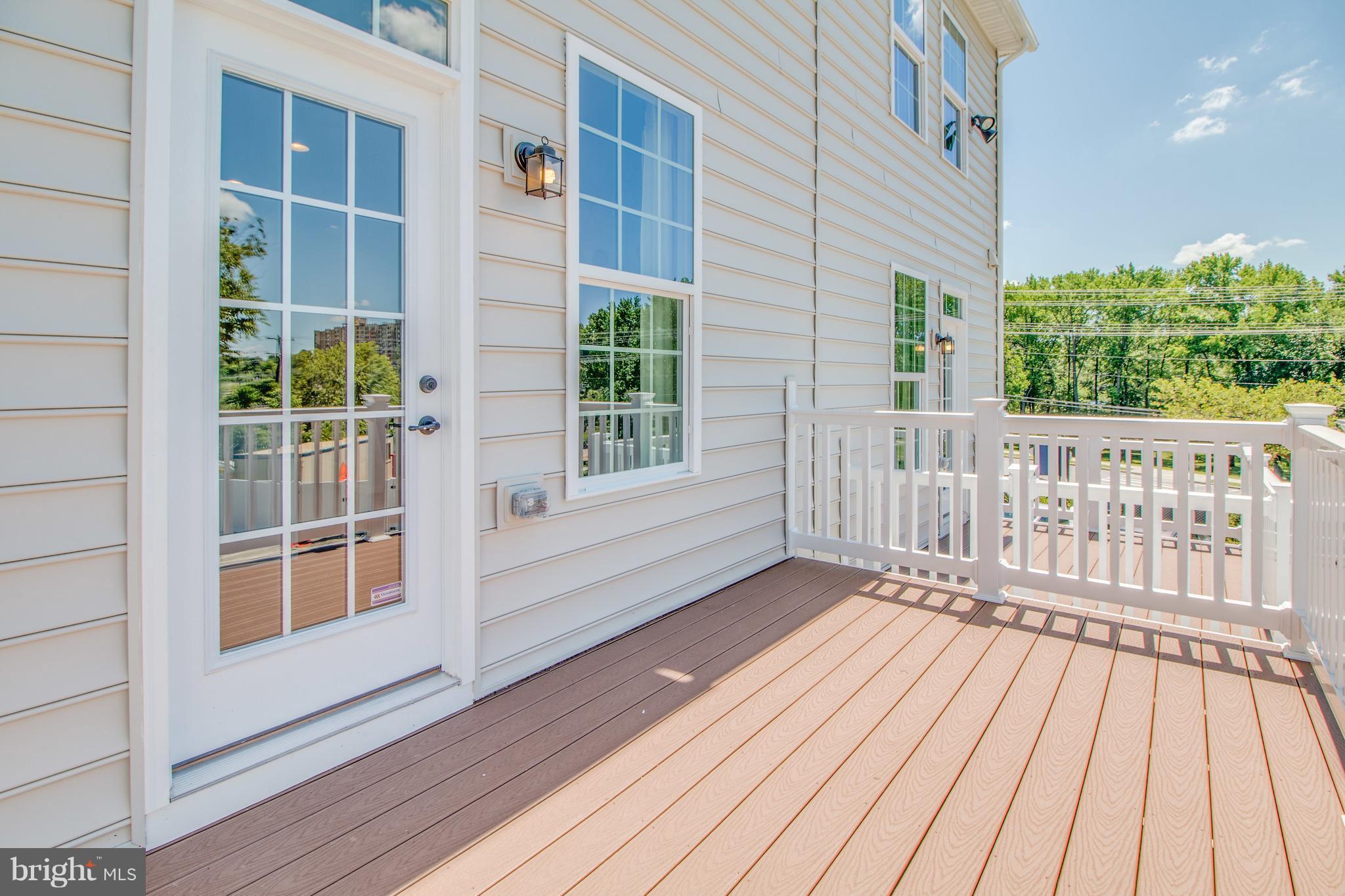 LARGO CRESCENT - Residential