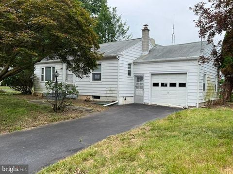 Homes For Sale - 1811 Woodland Avenue<br/> LANCASTER, PA 17602