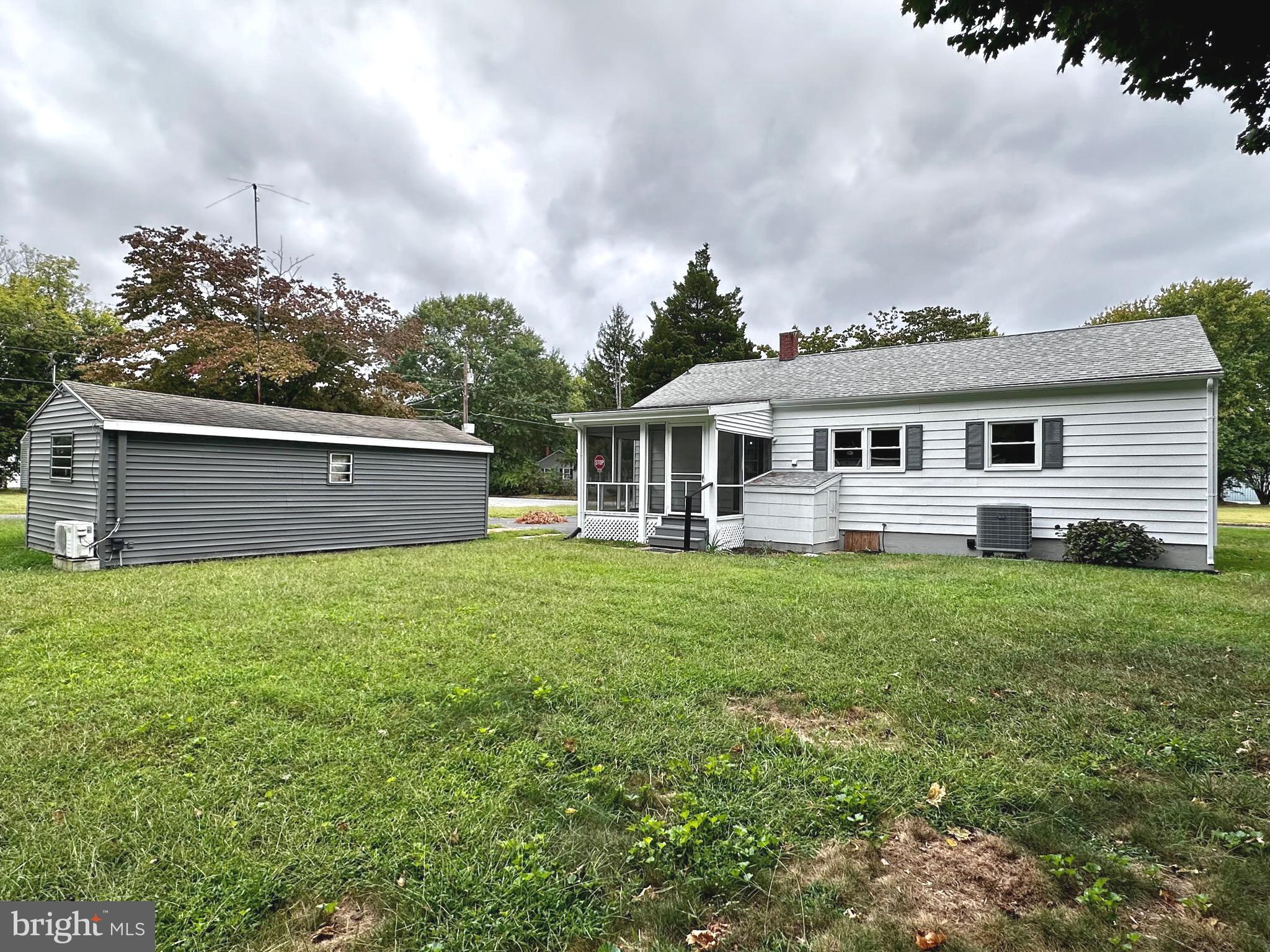 MOSS HILL ACRES - Residential