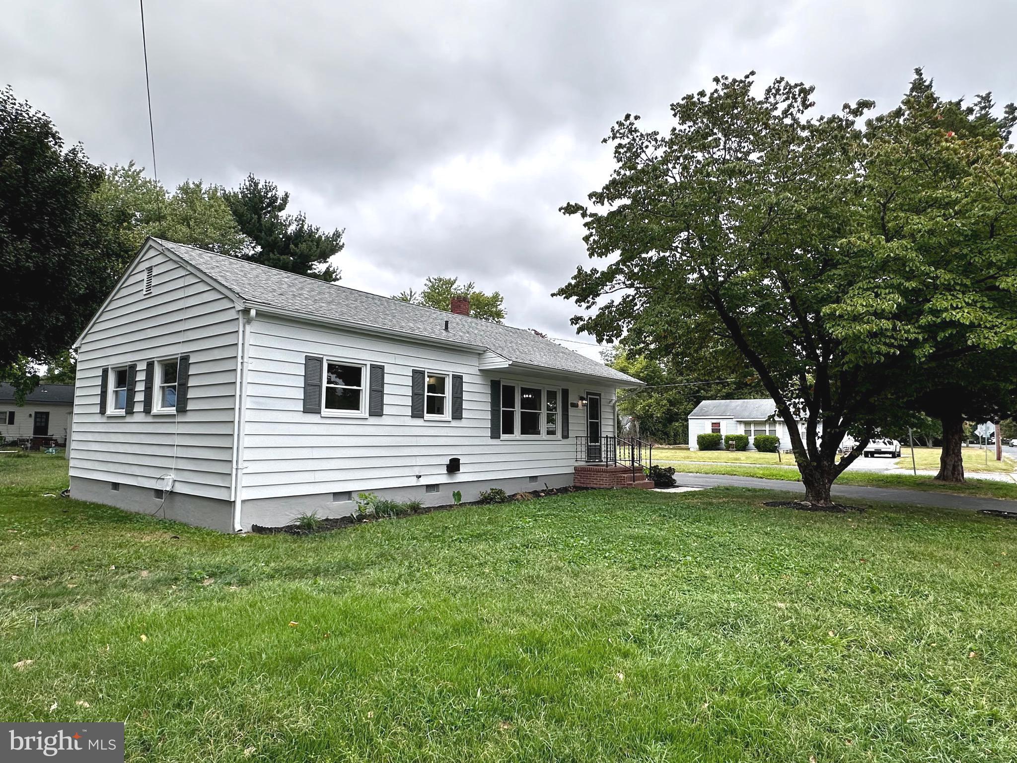 MOSS HILL ACRES - Residential