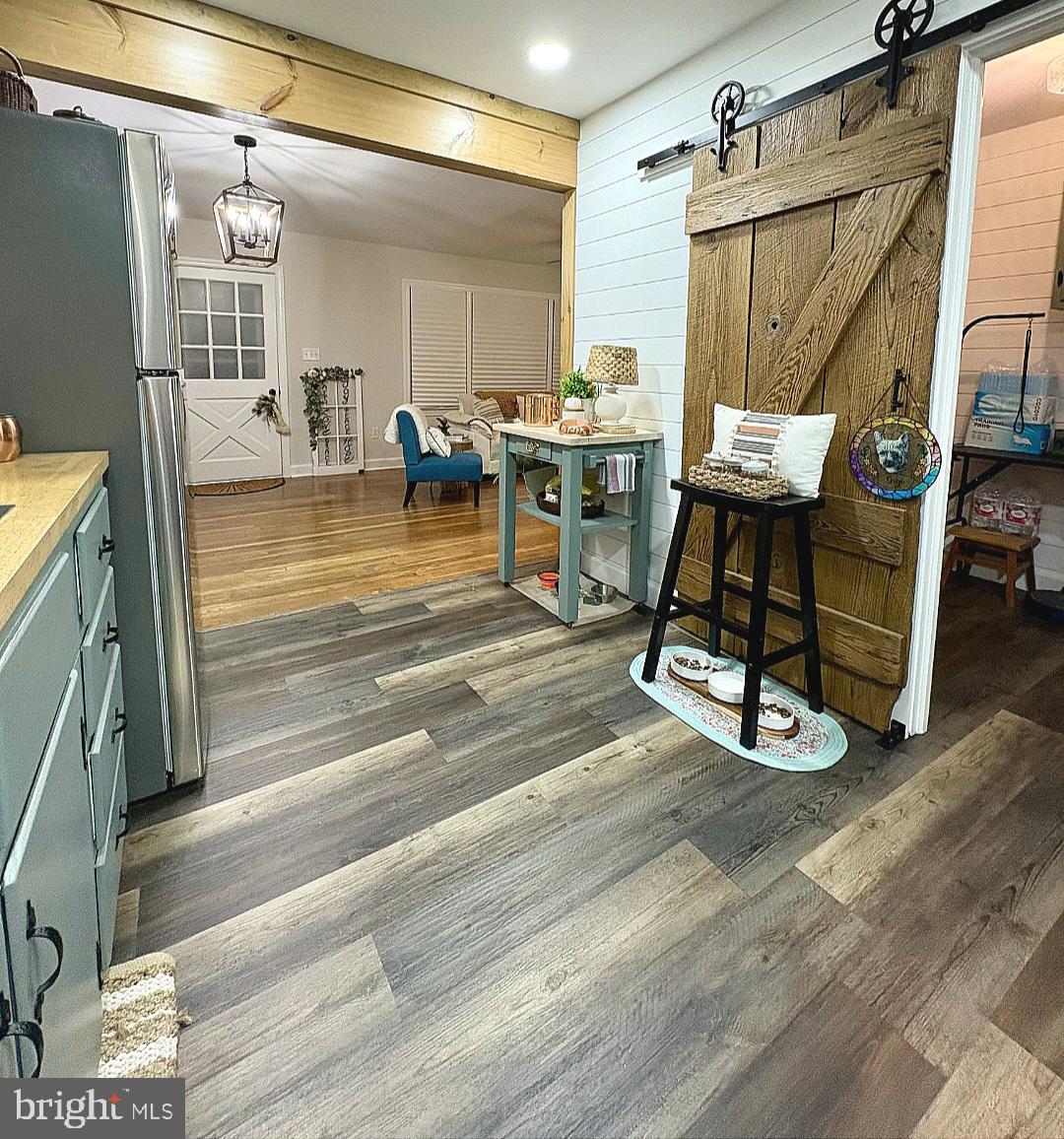 MOSS HILL ACRES - Residential