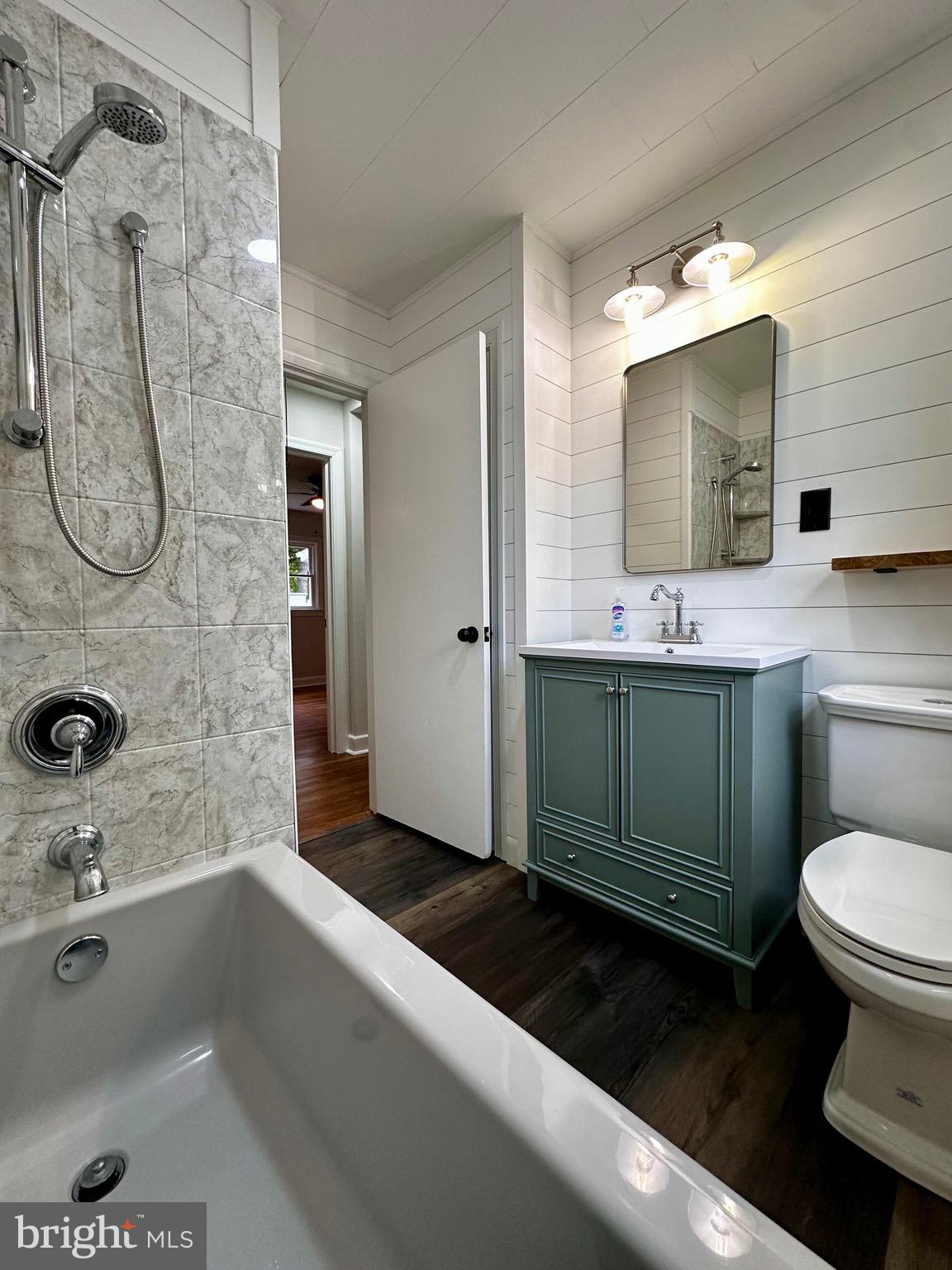 MOSS HILL ACRES - Residential