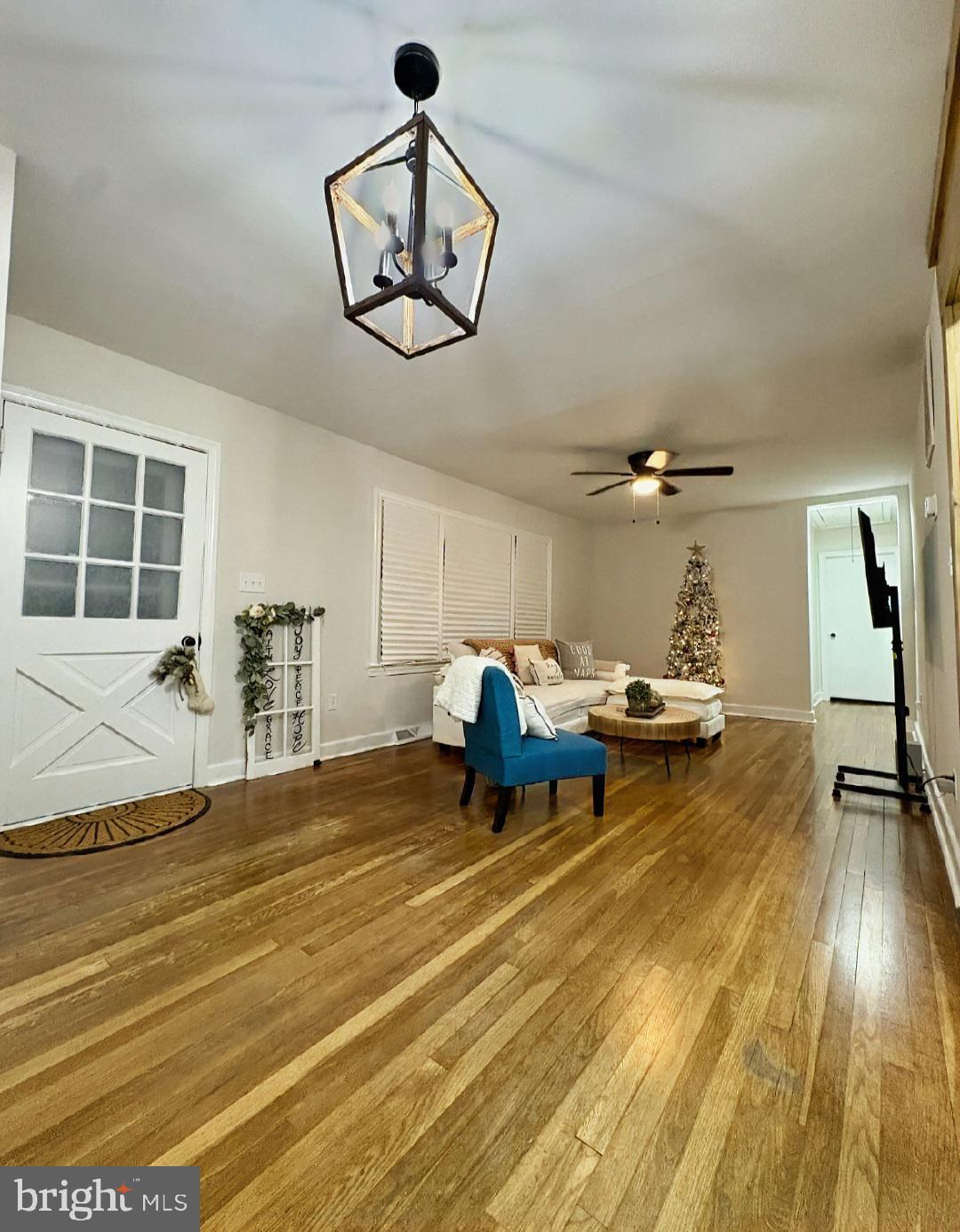 MOSS HILL ACRES - Residential