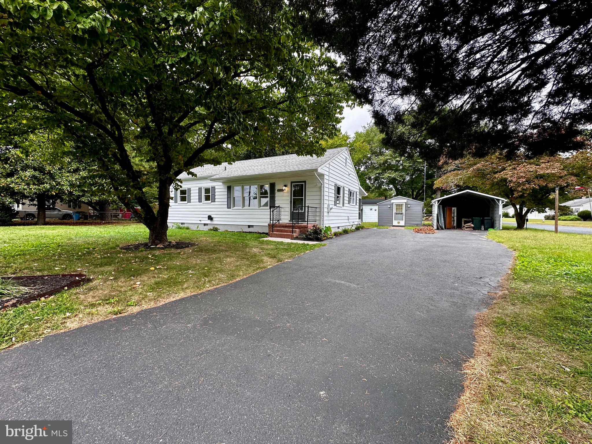 MOSS HILL ACRES - Residential